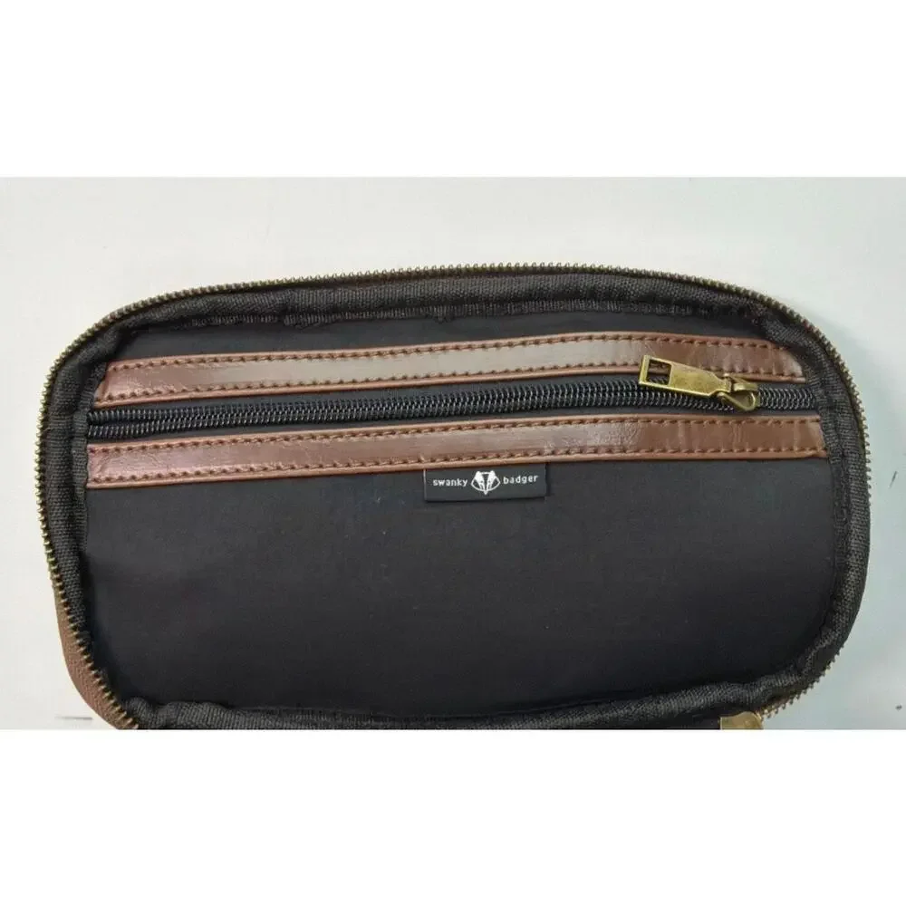 SWANKY BADGER LEATHER TOILETRY BAG